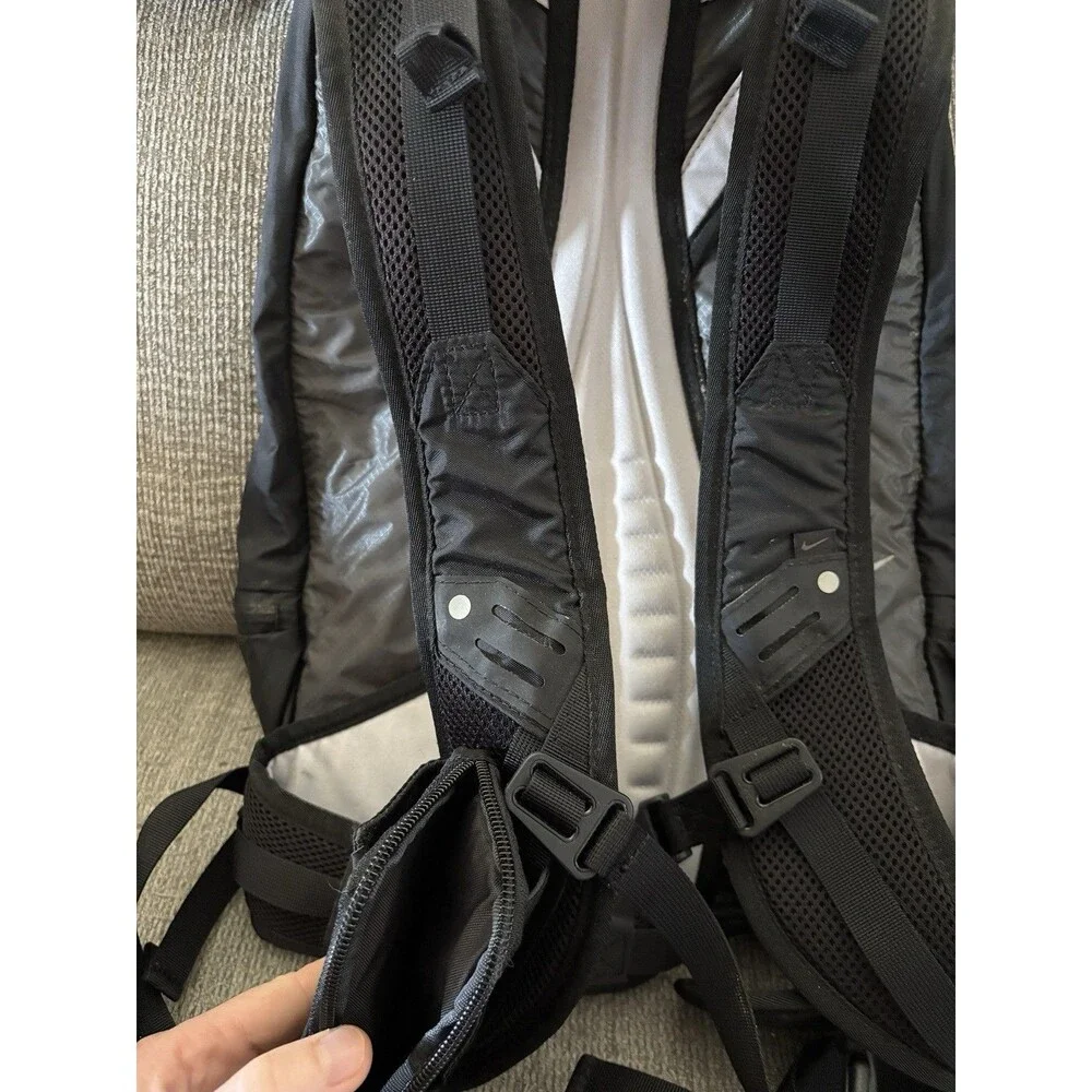 Nike Cheyenne Vapor Running Backpack Aerospan Black Rain Cover Hiking Camping